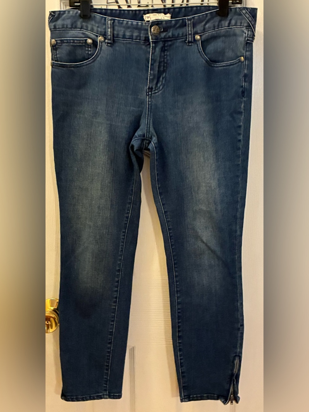 Free People Cropped Skinny Jeans in Indigo Blue